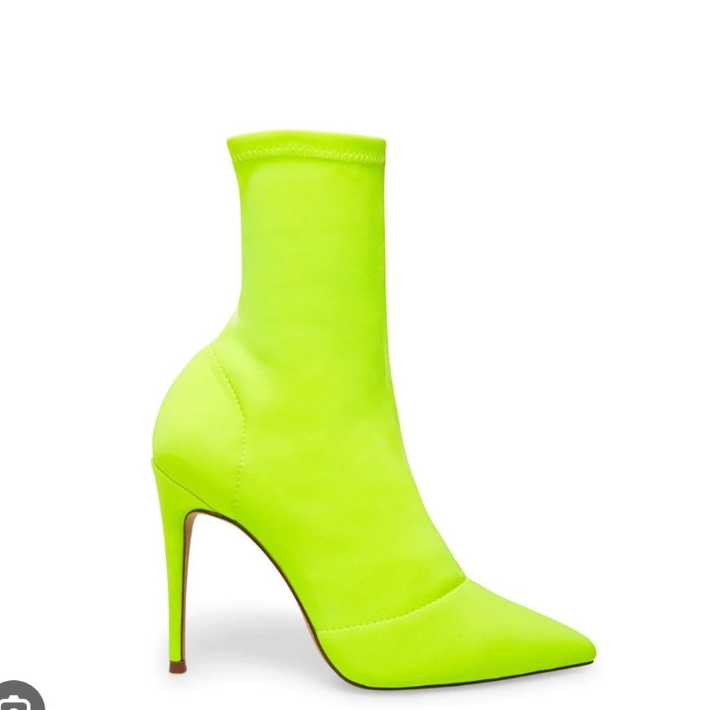 Never worn Steve Madden glove boots